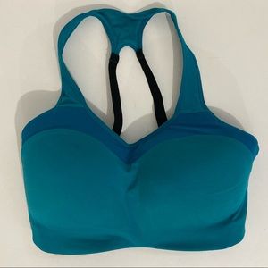 Nike Women’s Alpha High Support Sports Bra Small D-E